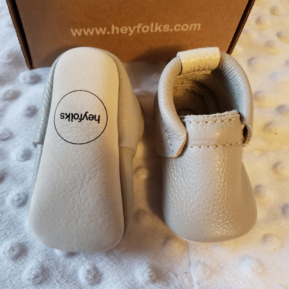 BNIB Newborn Heyfolks Shoes - Picture 2 of 3
